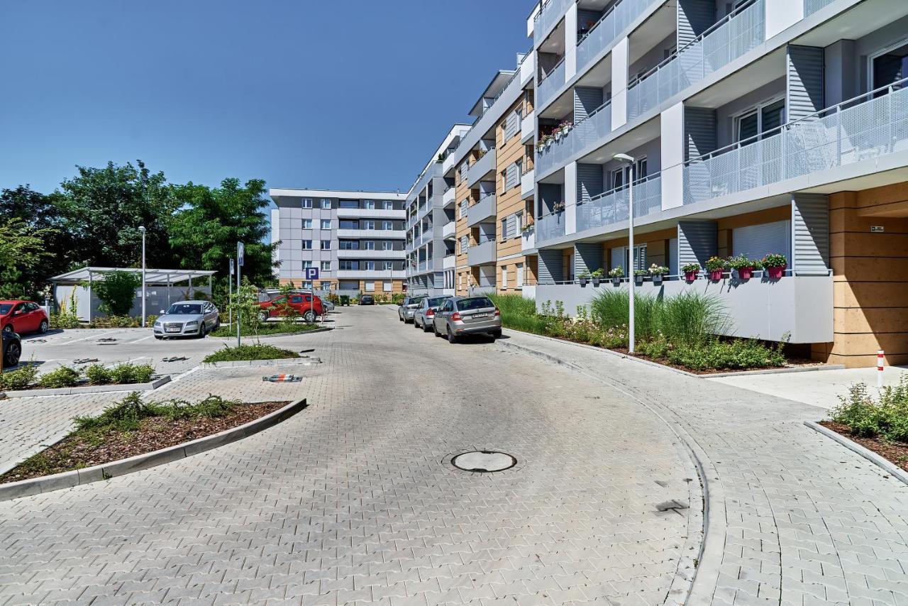 Modern Apartments Wroclaw By Renters Экстерьер фото