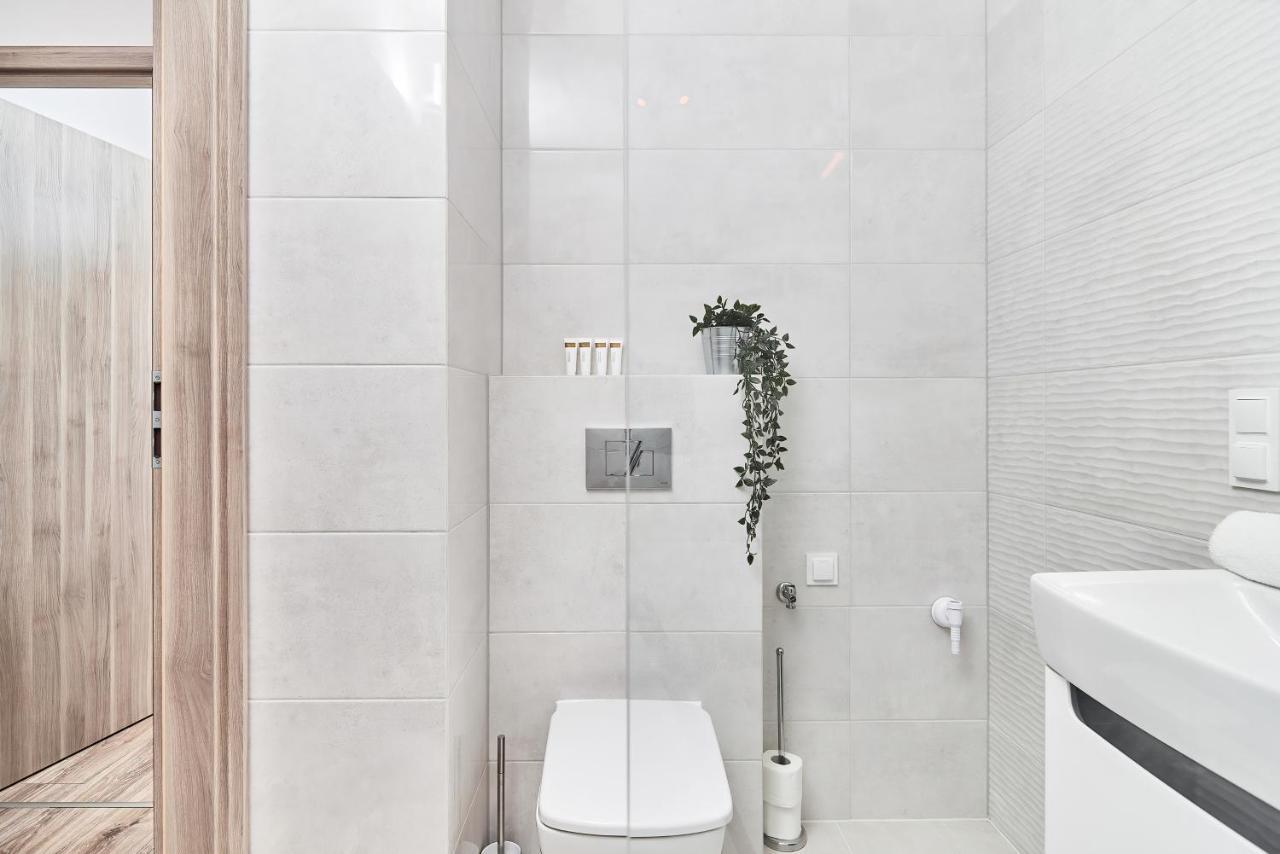 Modern Apartments Wroclaw By Renters Экстерьер фото